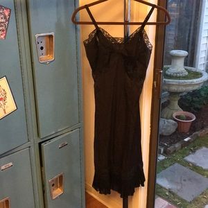 Vintage Black Vanity Fair Lace Slip 🍀